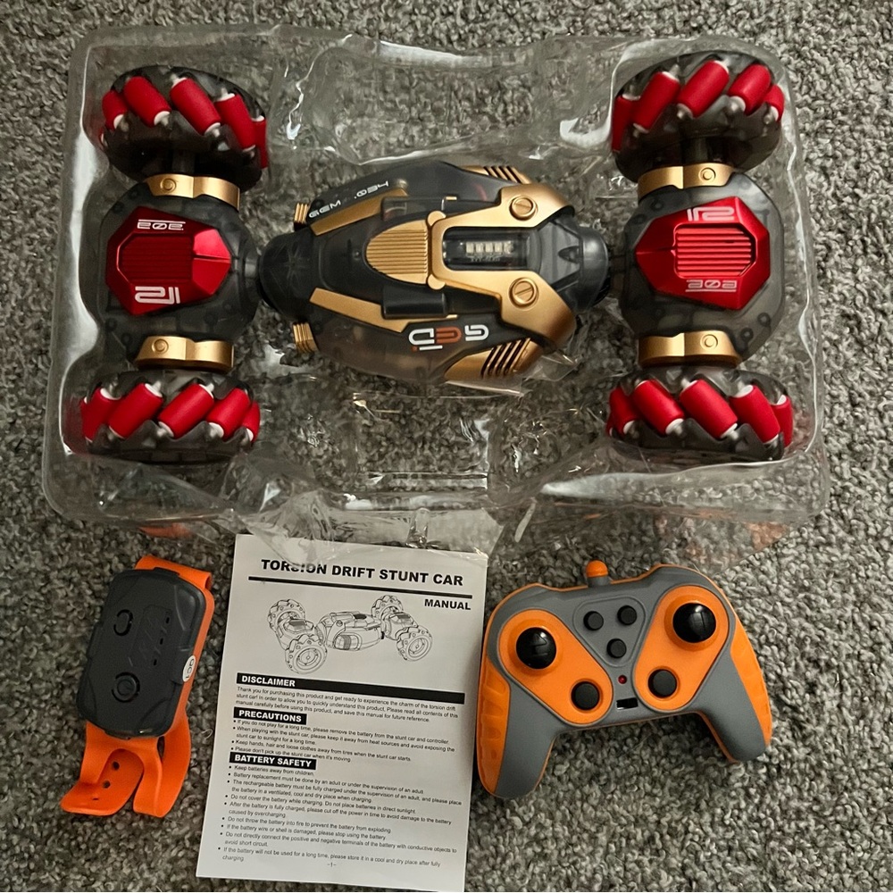 Gesture Sensing Remote Control Red and Gold Drift Stunt Car with Lights & Music